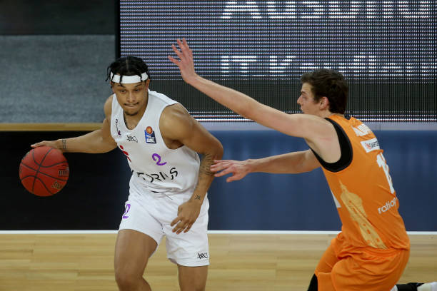 的深圳足球 的深圳足球